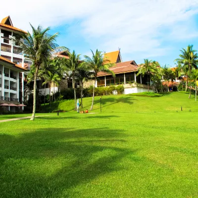 Hotels in Tanjung Pinang With Bars