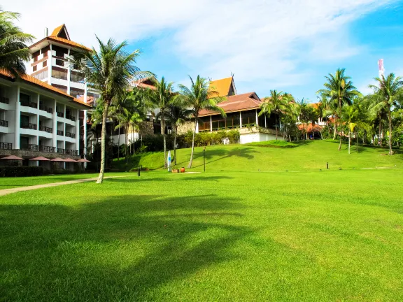 Hotels near Masjid Al-Amin Bandara Mas