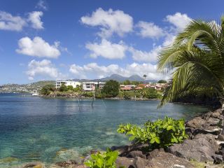 飛法蘭西堡機票