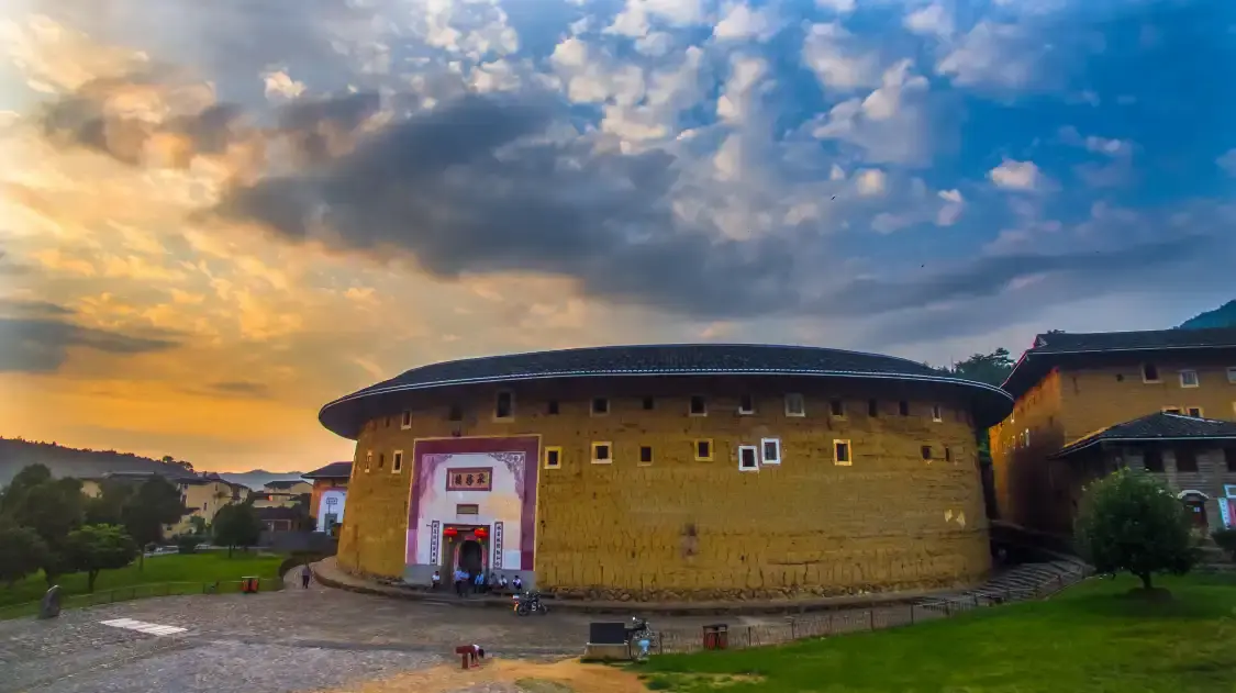 Hotels near The King of Fujian Tulou Scenic Spot
