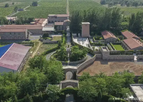 Hotels near Ruiyun Winery