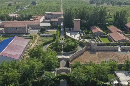 Hotels near Ruiyun Winery