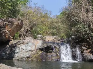 Tat Luang Waterfalls