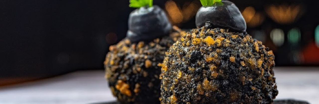 Enye by Chele Gonzalez