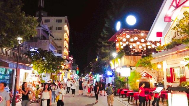 Nguyen Dinh Chieu Walking Street