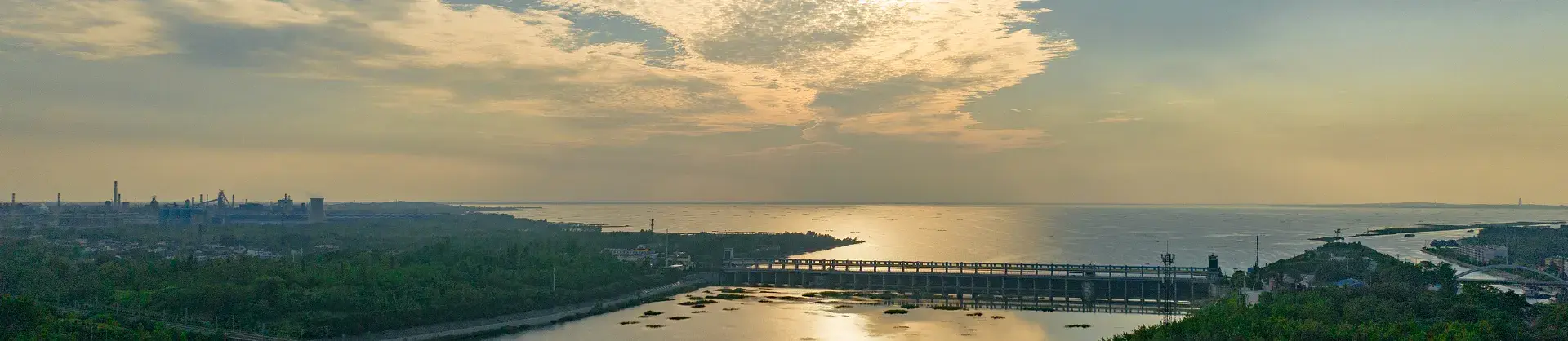玩水避暑
