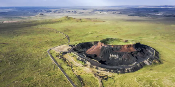 南煉丹爐（六號火山）