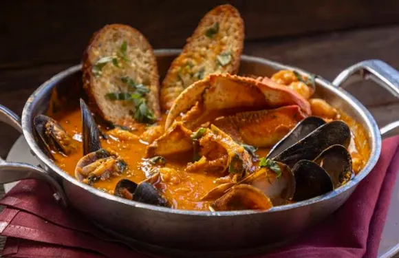 Cioppino's