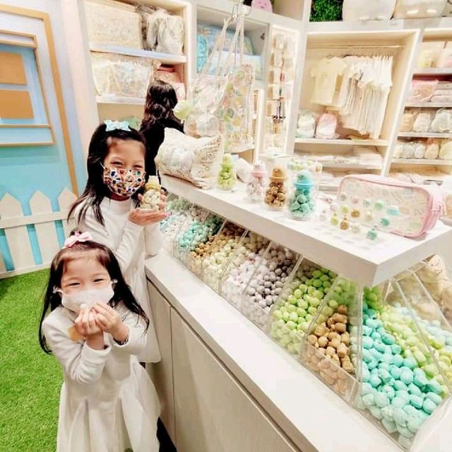 《假日親子好去處》超可愛角落小夥伴精品店