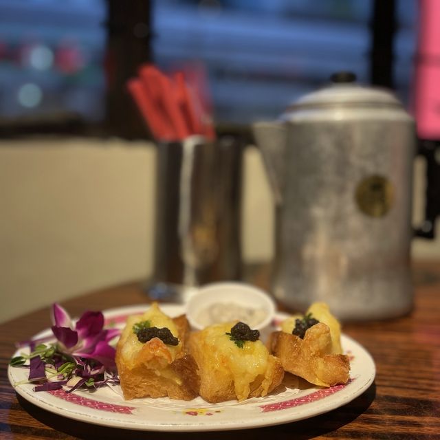 極具大排檔風味嘅飯店