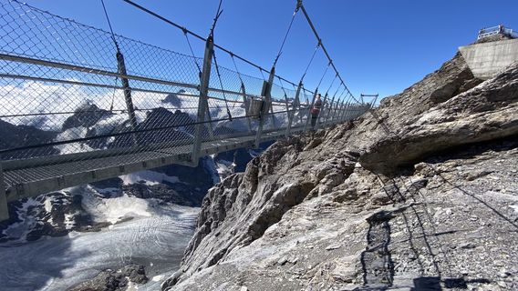 Titlis Cliff Walk