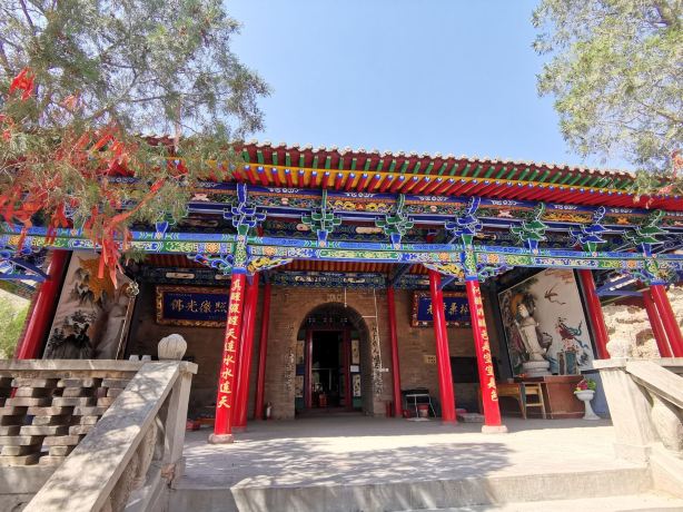 雙龍石窟石空大佛寺