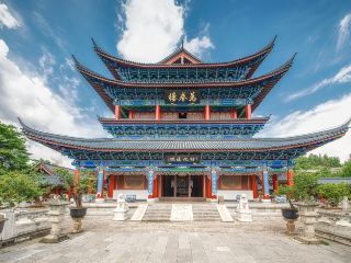 TOP 10 Sala Dan hotels