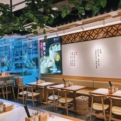 馋三尺蟹粉小笼(南京东路店) User Photo