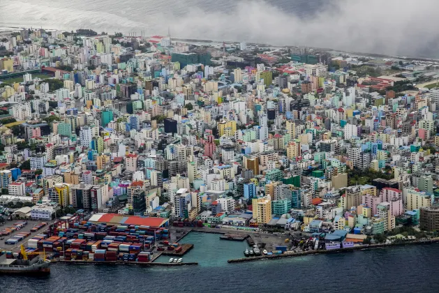 Vé máy bay Malé Fukushima