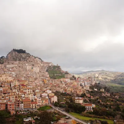Отели рядом с достопримечательностью «Leventis Municipal Museum»