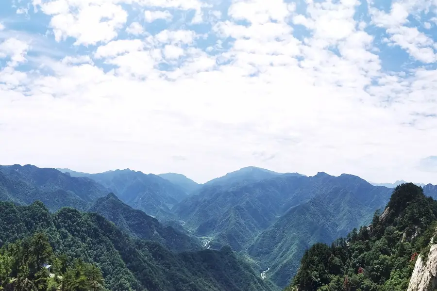 秦嶺萬華山景區