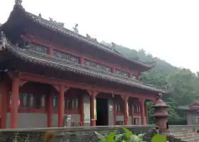 Tangyuhu Senlin Gongyuan-Longquan Temple