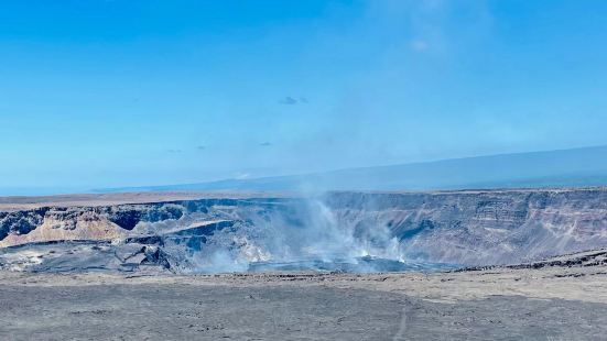 今年夏天的时候，到夏威夷的火山公园看看正在喷发中的火山，实在