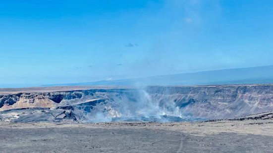 今年夏天的時候，到夏威夷的火山公園看看正在噴發中的火山，實在