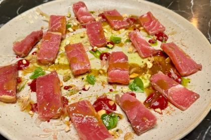 Enye by Chele Gonzalez