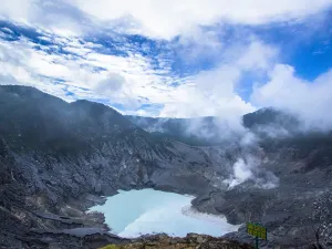 Gunung Tangkuban Parahu