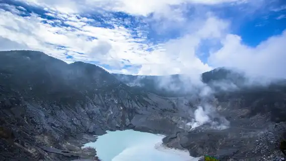 雅加達-覆舟火山+卡瓦普定火山湖一日遊【14H超長中文包車】