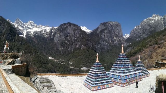 Shangri-La Grand Canyon Balagezong National Scenic Area Lijiang China Travel Service Quality Service Point