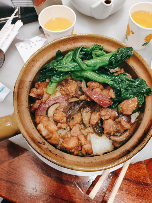 滑鸡拼腊味煲仔饭