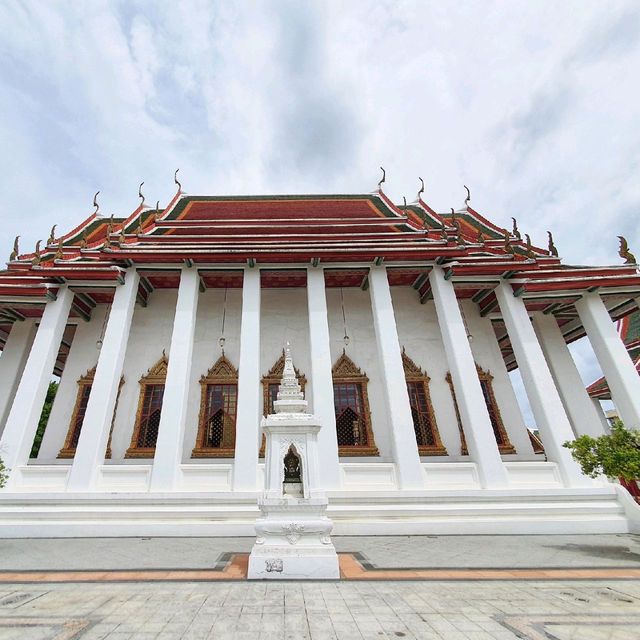 วัด​ราชนัดดารามวรวิหาร​ (โลหะปราสาท)​