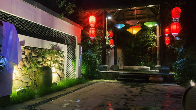 Western Evergreen Hot Spring Valley