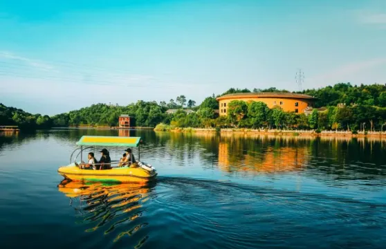 五龍客家風情園水上划船大小同價