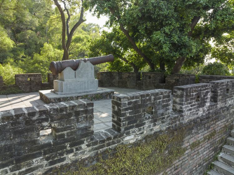 赤灣左炮台