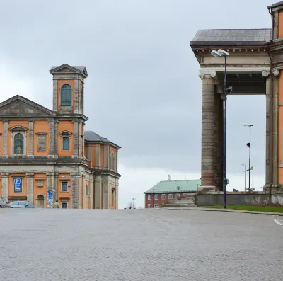 Отели рядом с достопримечательностью «Brunnsparken»