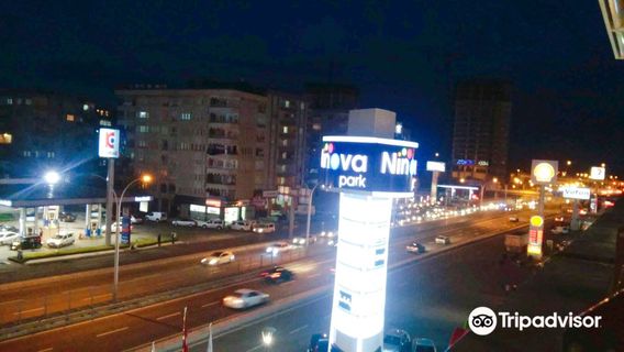 Ninova Park Shopping Center