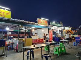 Kosum Ruam Chai Market