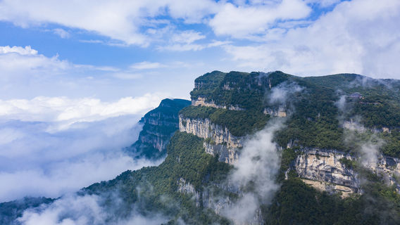 Sea of Clouds Sightseeing in Hanzhong