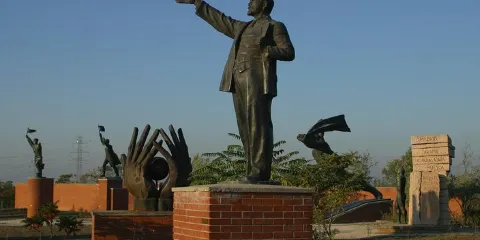 Imre Nagy - Monument