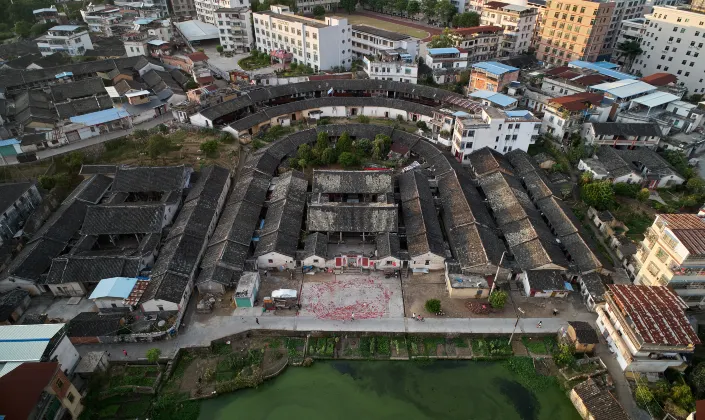 Meizhou Tiandiren Garden Hotel (Meijiang Meixian People’s Square)