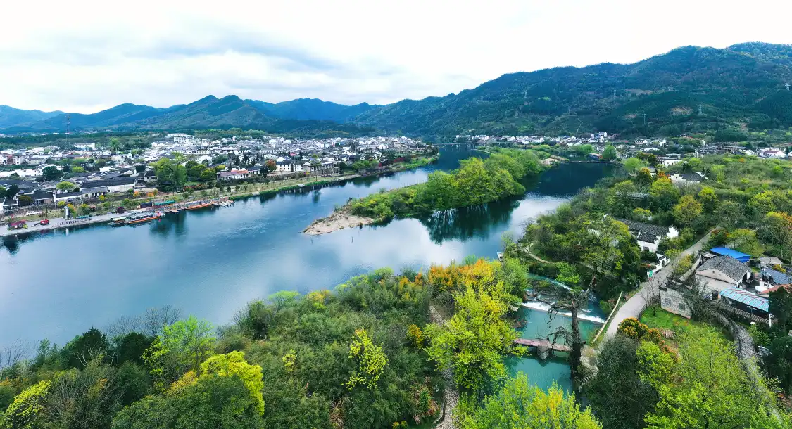 Hotels near Tomb of Wang Lun