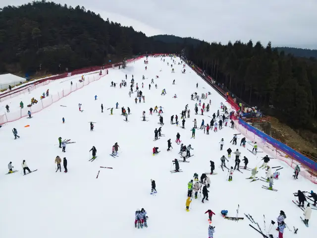 Skiing in Yichun