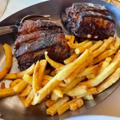 Au Pied de Cochon User Photo