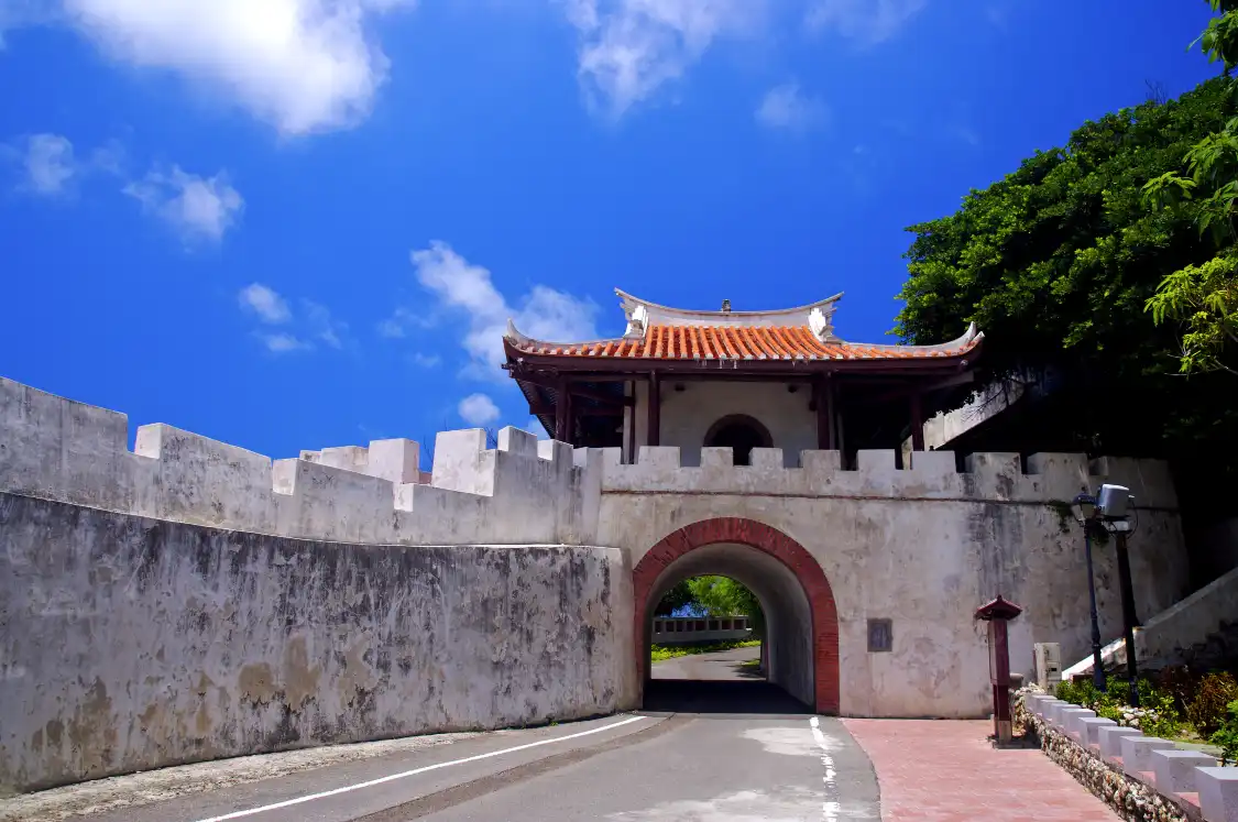 Hotels near Shuncheng Gate