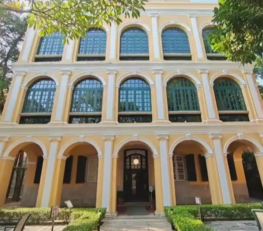 Hotel in zona Sir Robert Ho Tung Library