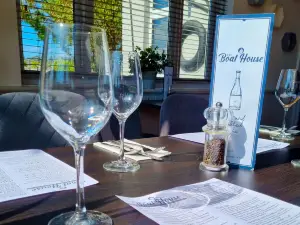 The Riverside Tavern