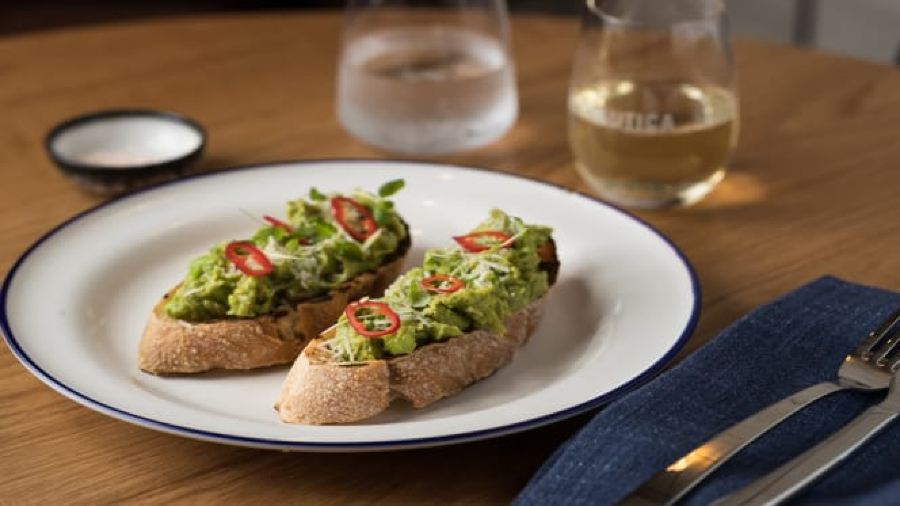 Nautica Pool Bar & Kitchen