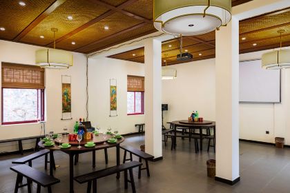 龙泉卿山不负客栈·餐厅