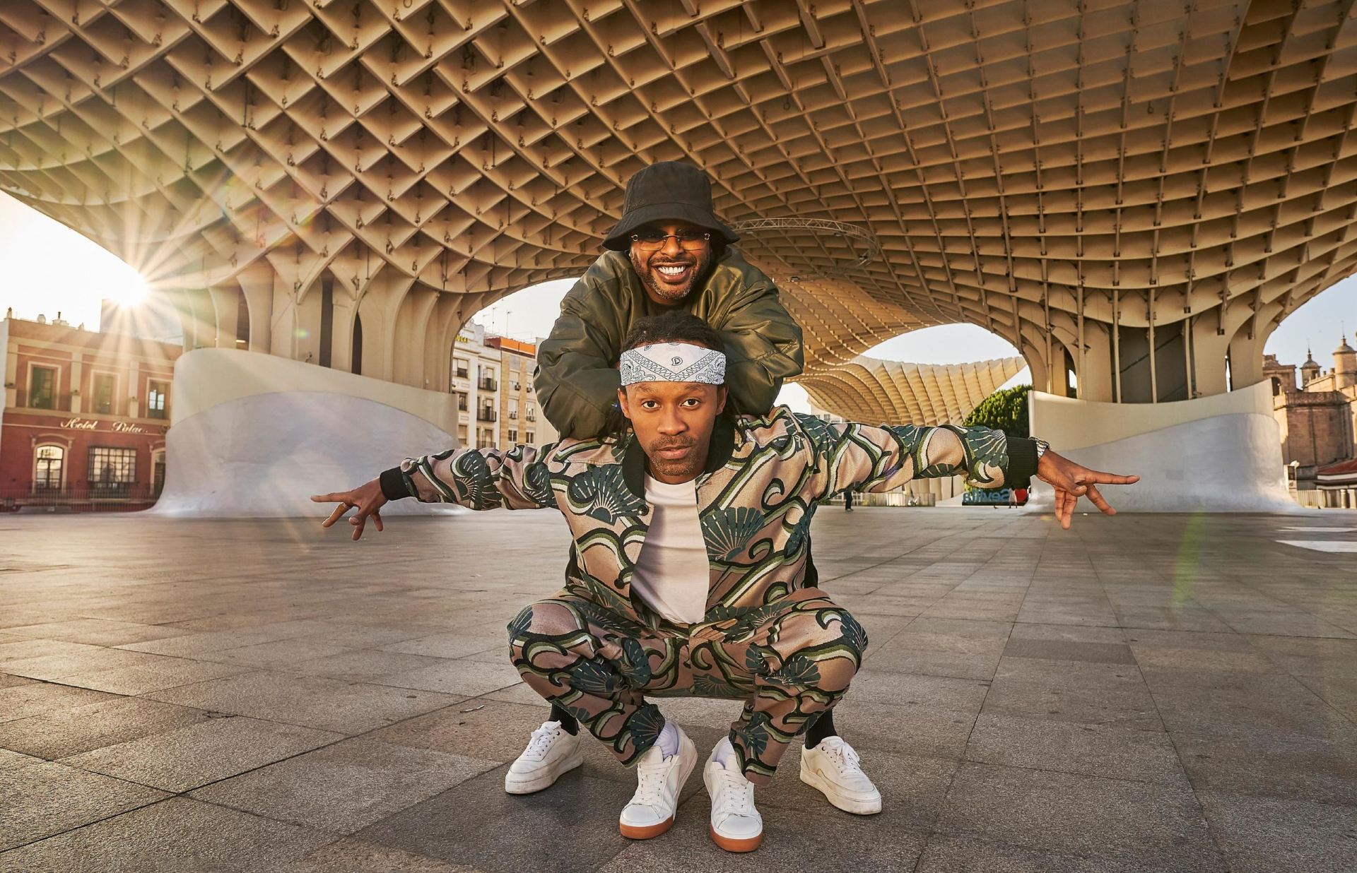 Postgirobygget & Madcon Concert | Larkollen idrettslag