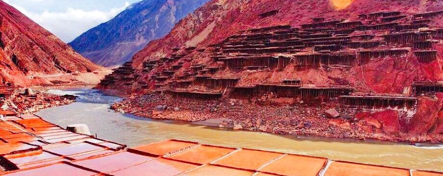 Xizang Yanjing Millennium Ancient Salt Field