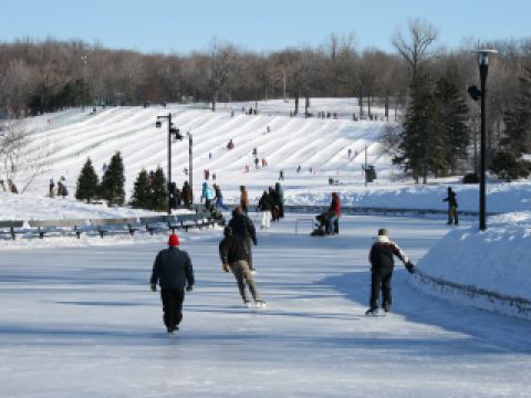 Hotels near Parc Thomas-Chapais